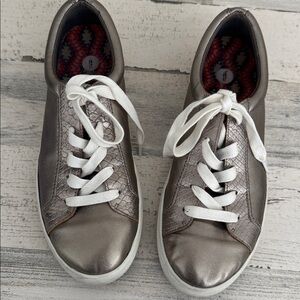 Revitalign comfort orthopedic genuine leather‎ bronze gold Sneakers size 9